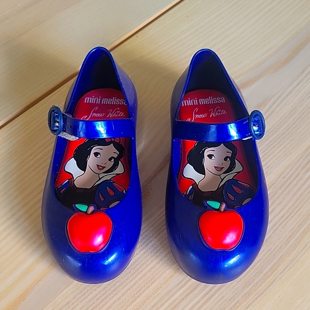 Mini Melissa Snow White USA 9